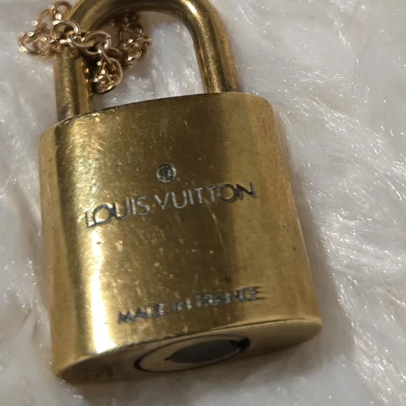 Louis Vuitton Lock #321 - Picture 2 of 6